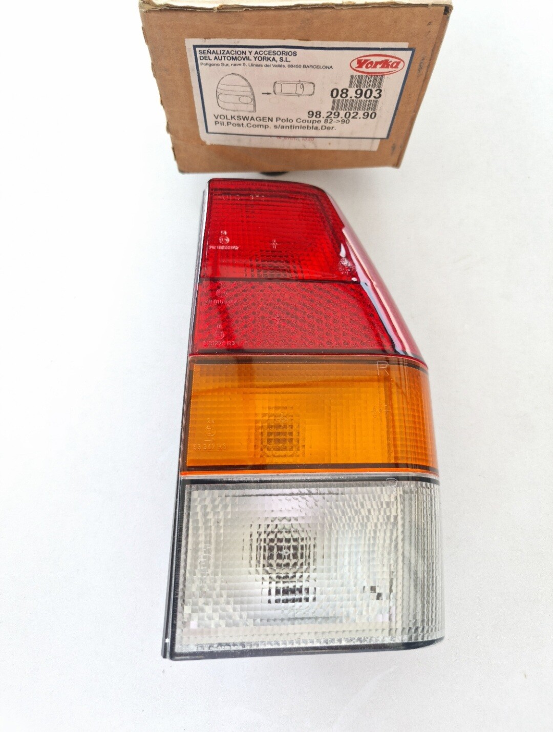 Piloto trasero derecho VOLKSWAGEN POLO COUPE (82-90) con portalamparas