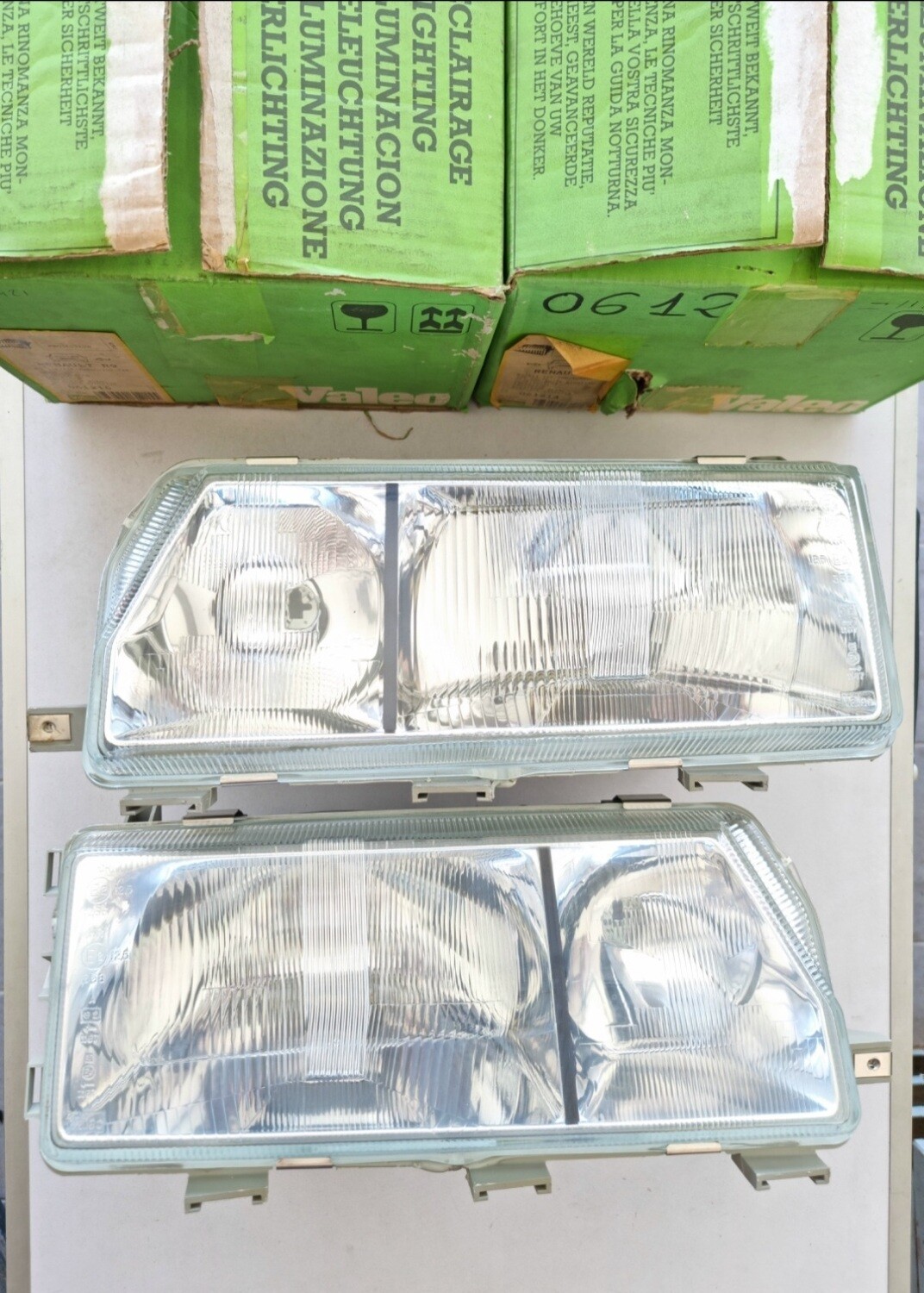 Pareja opticas faros RENAULT 9.RENAULT 11 (valeo H4+H1)