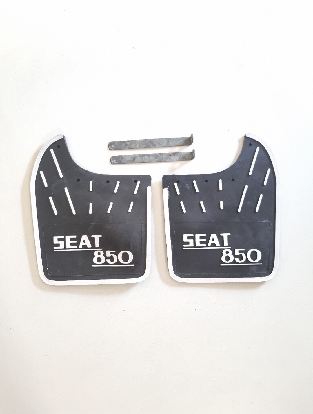 Faldillas salvabarros goma Seat 850