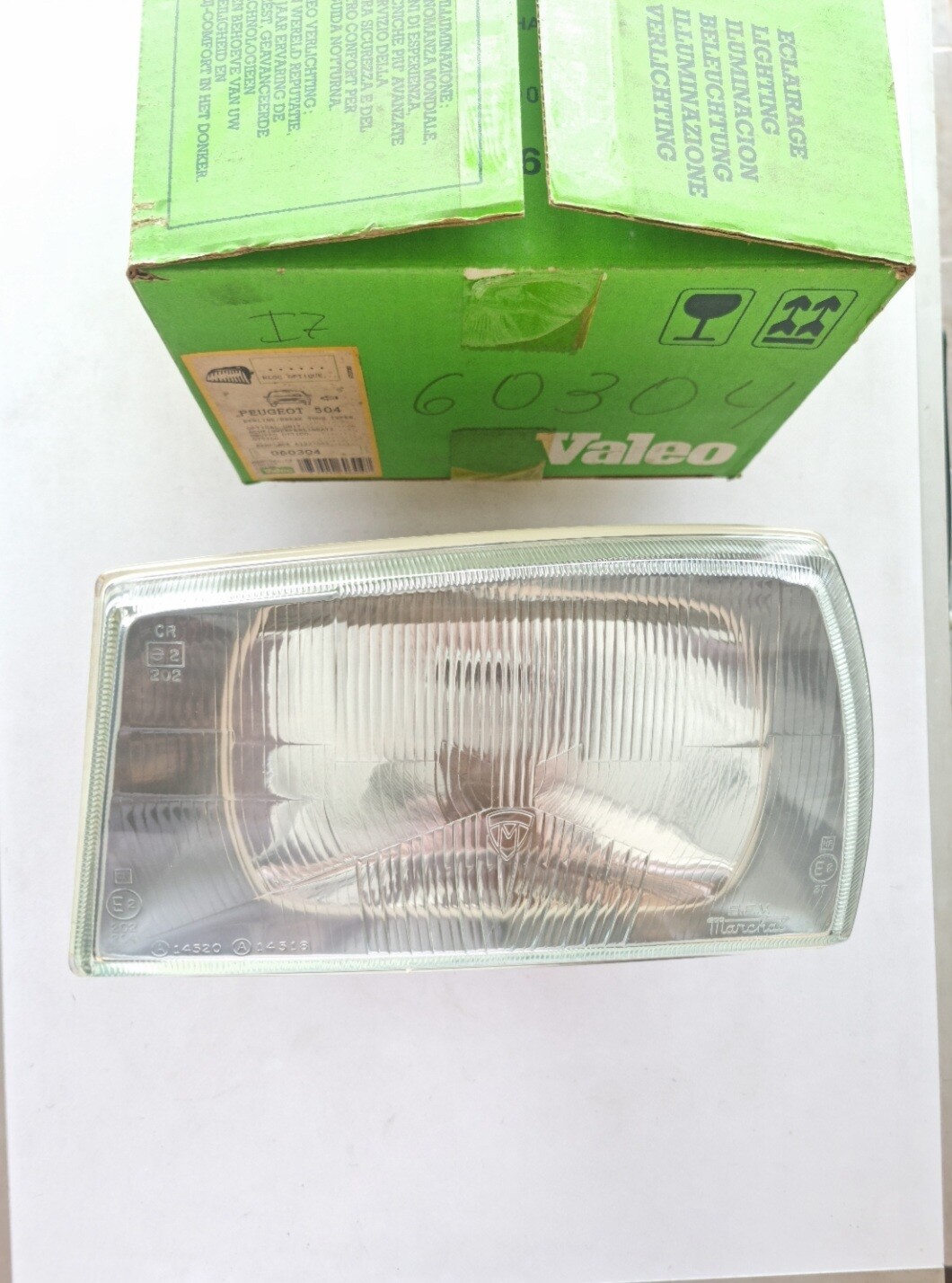 Optica faro delantero izquierdo PEUGEOT 504 (valeo)