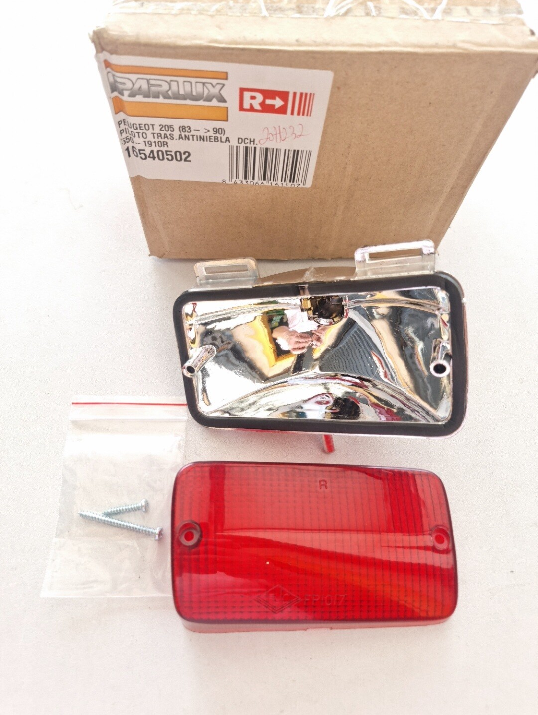 Piloto trasero antiniebla derecho PEUGEOT 205 (83-90)