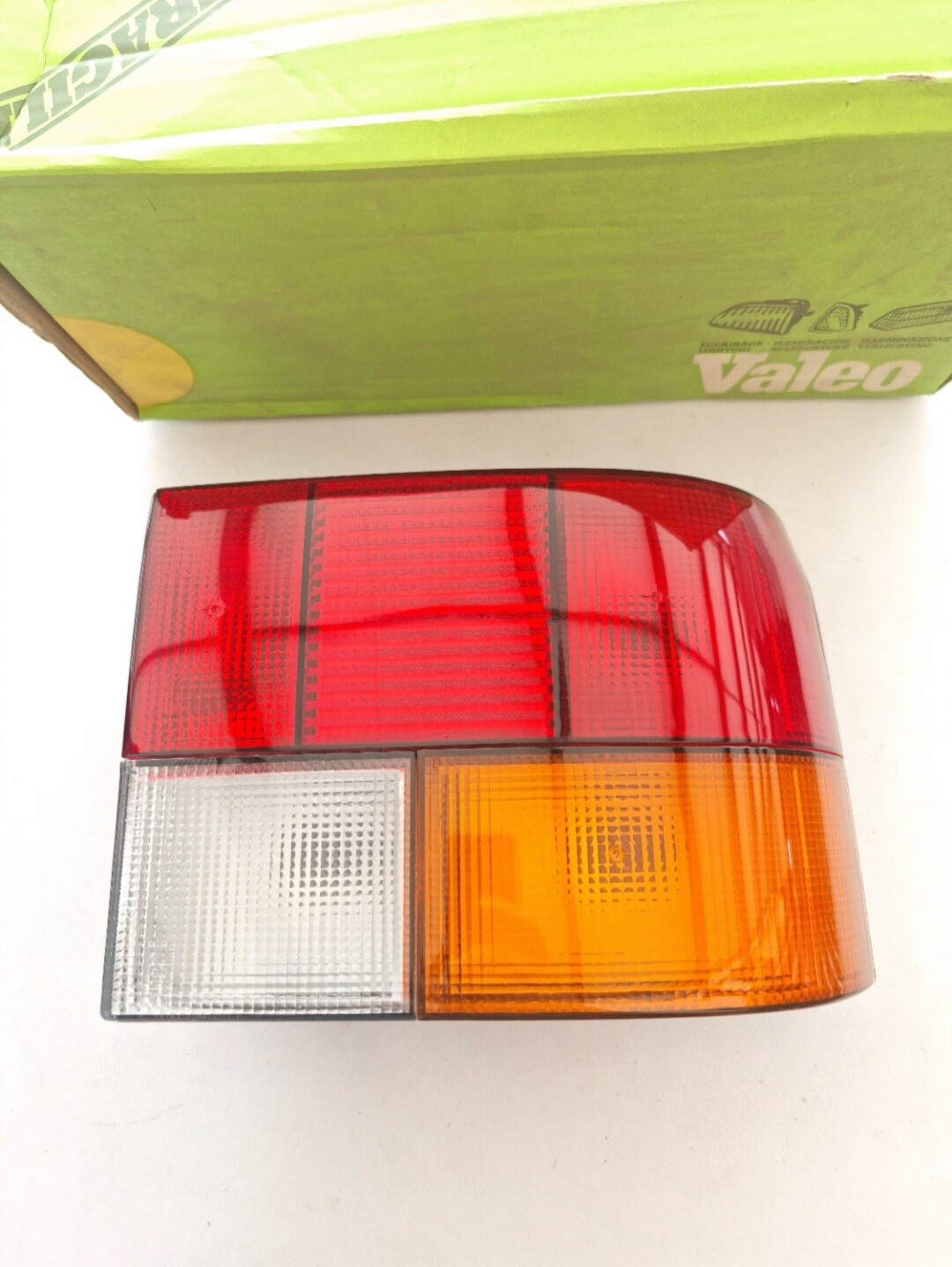 Piloto trasero derecho RENAULT 19 (88-93)