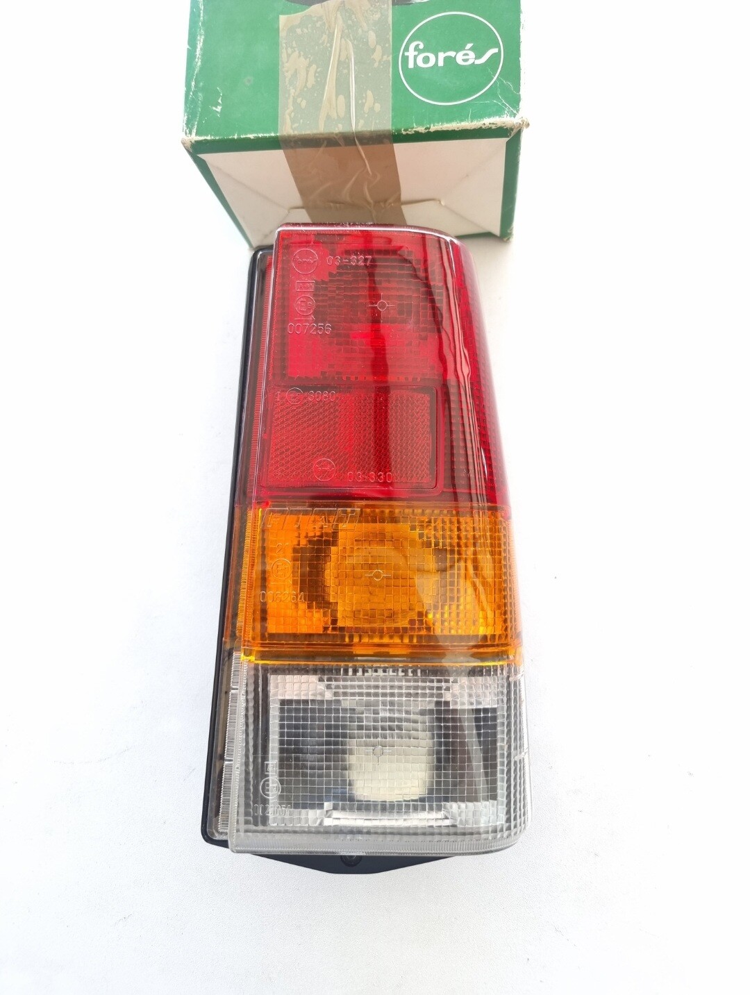 Piloto trasero derecho SEAT PANDA.FIAT PANDA con portalamparas (fores)