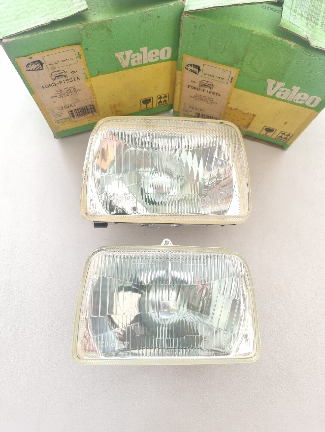 Pareja opticas faros delanteros FORD FIESTA MK1 (kinby-valeo H4)