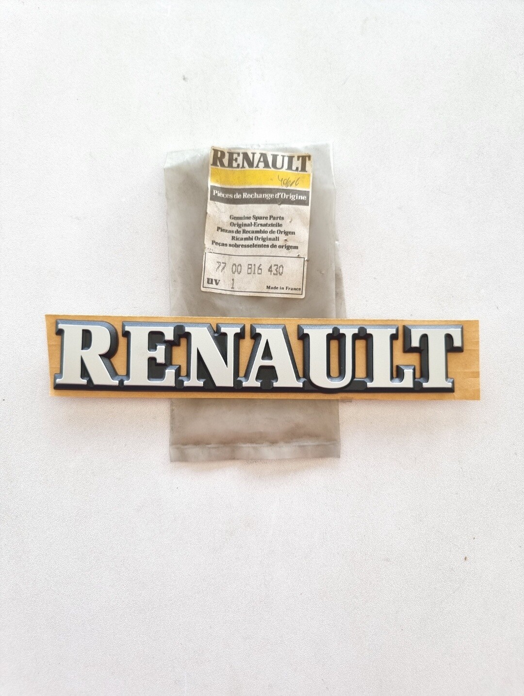 Insignia anagrama RENAULT CLIO (original renault)