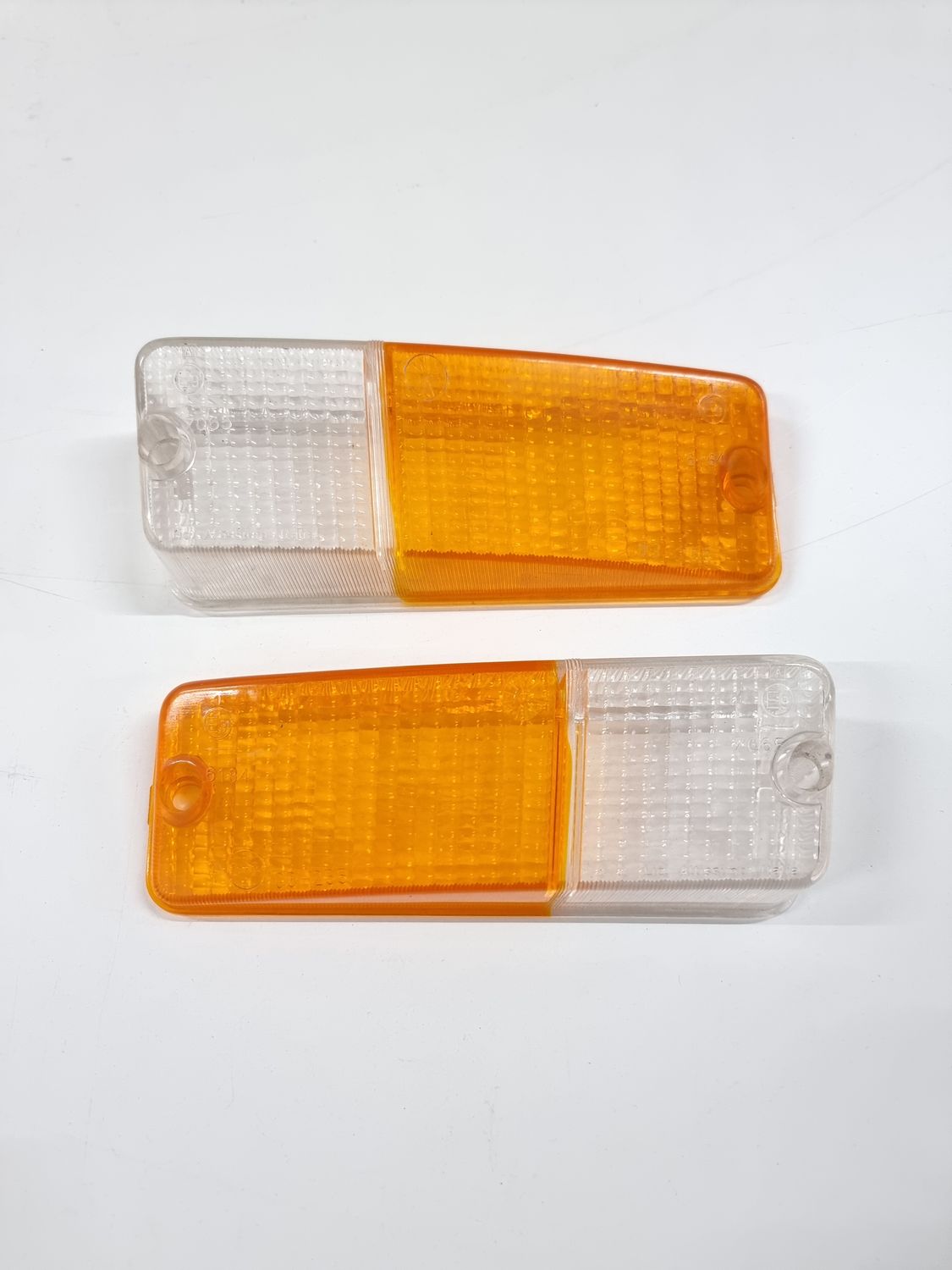 Pareja tulipas bicolor pilotos delantero SEAT 132