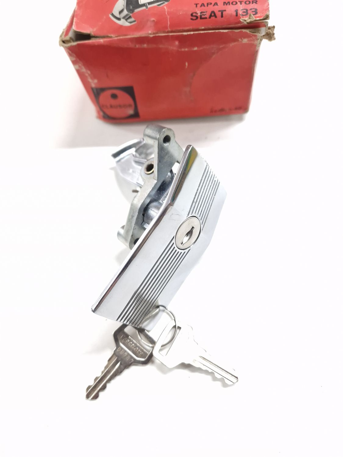 Cerradura tapa motor SEAT 133
