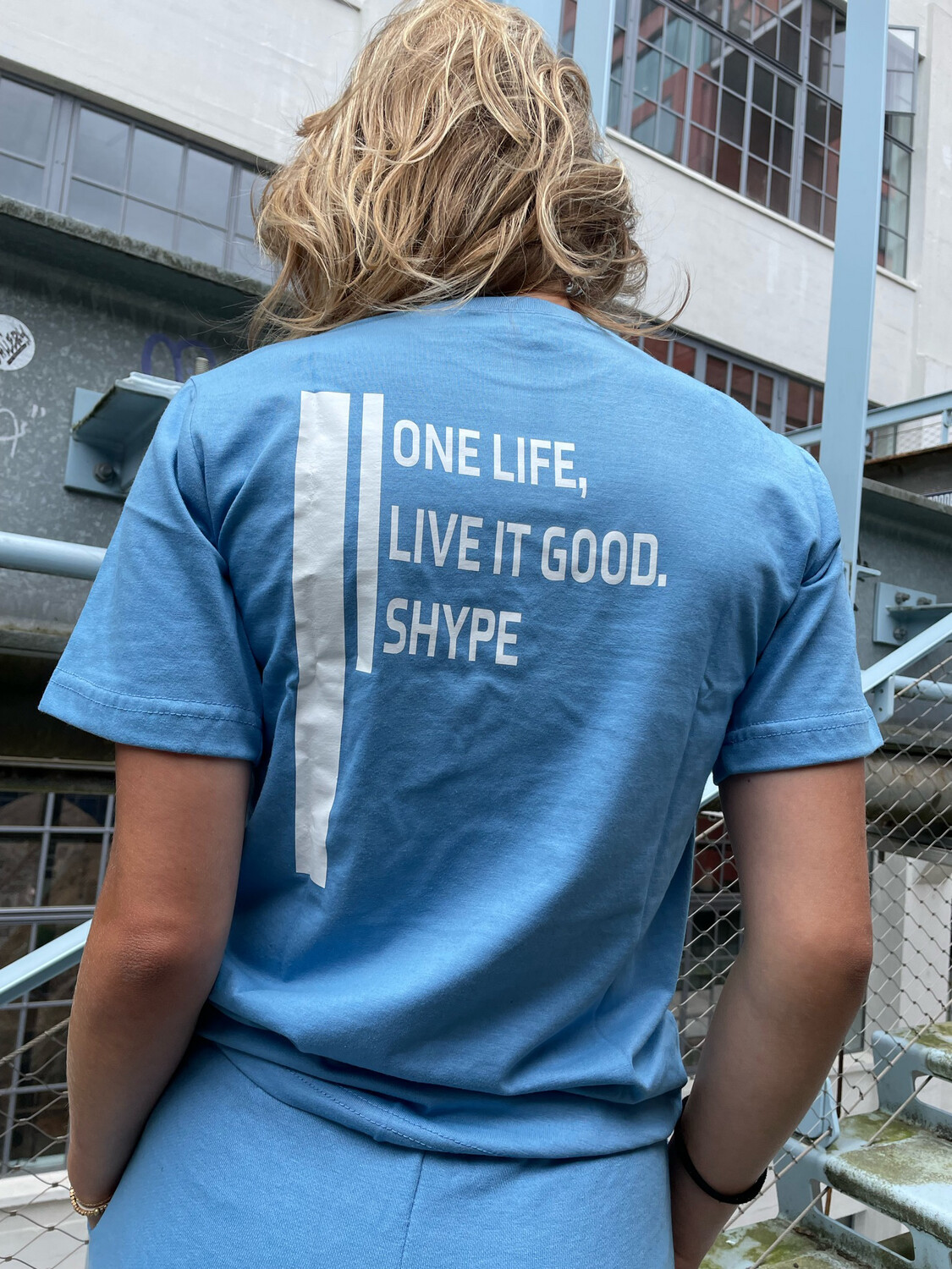ONE LIFE, LIVE IT GOOD T-shirt - Baby Blauw