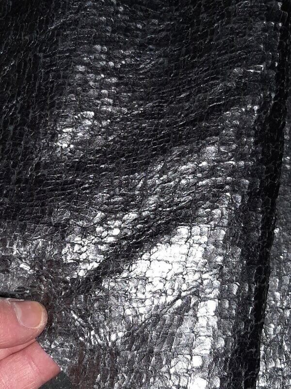 Large off cut - Leather bovine frizzy work