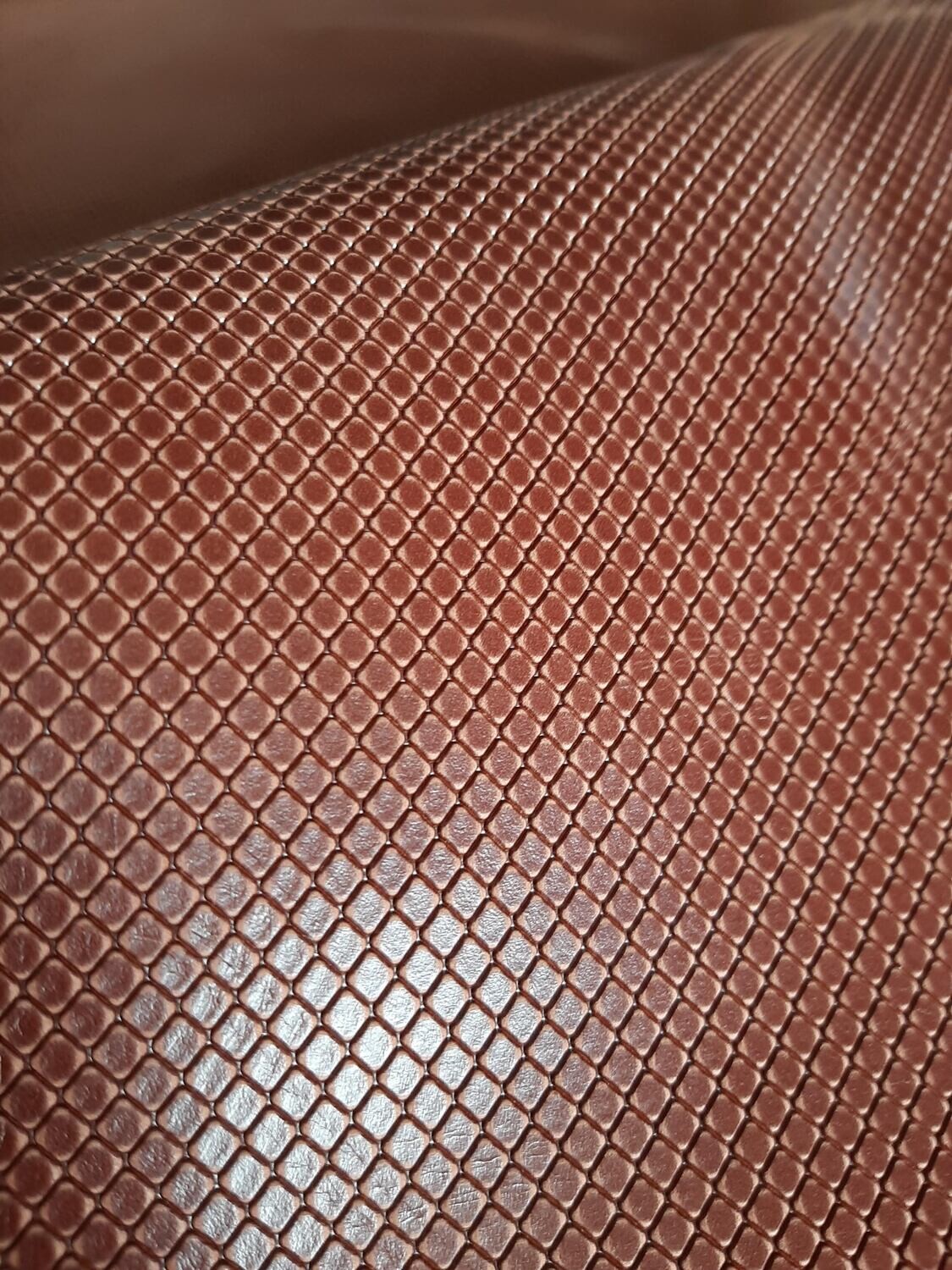 Leather bovine grid brown