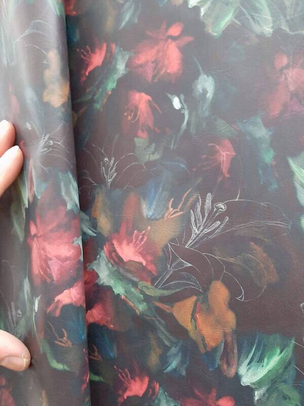 Large off cut - Bovine flowery print