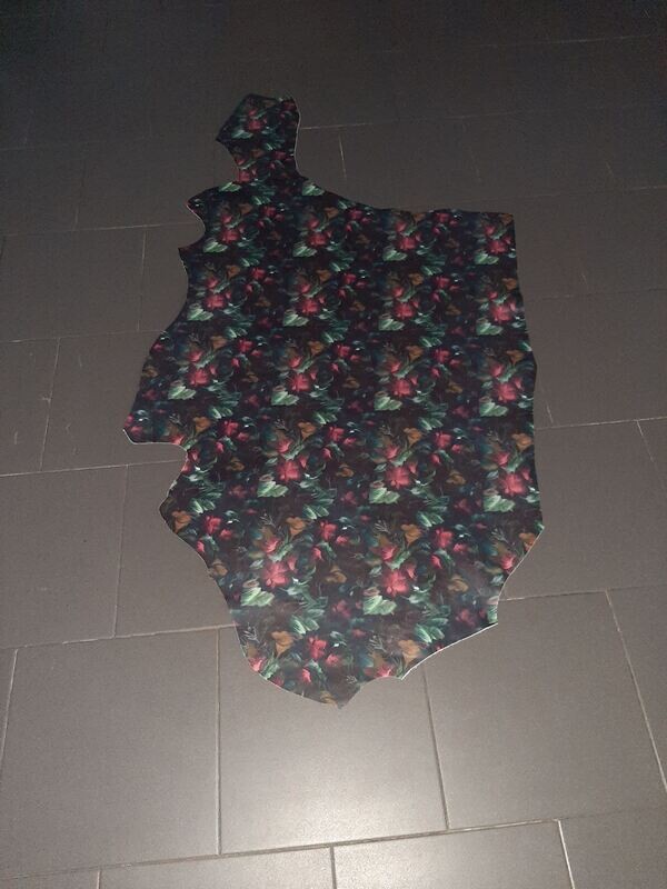 Large off cut - Bovine flowery print