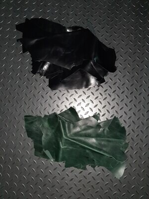 Leather scraps green and black - pack 1 KG