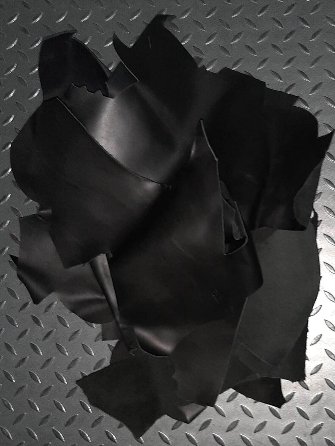 Leather scraps black - pack 1 KG