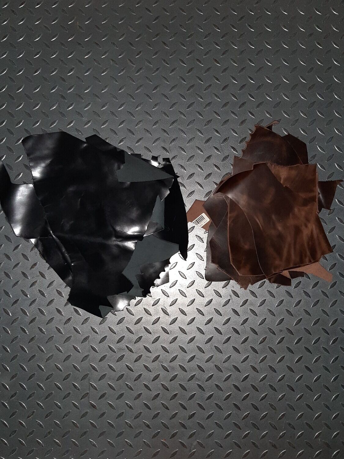 Leather scraps brown and black - pack 1 KG