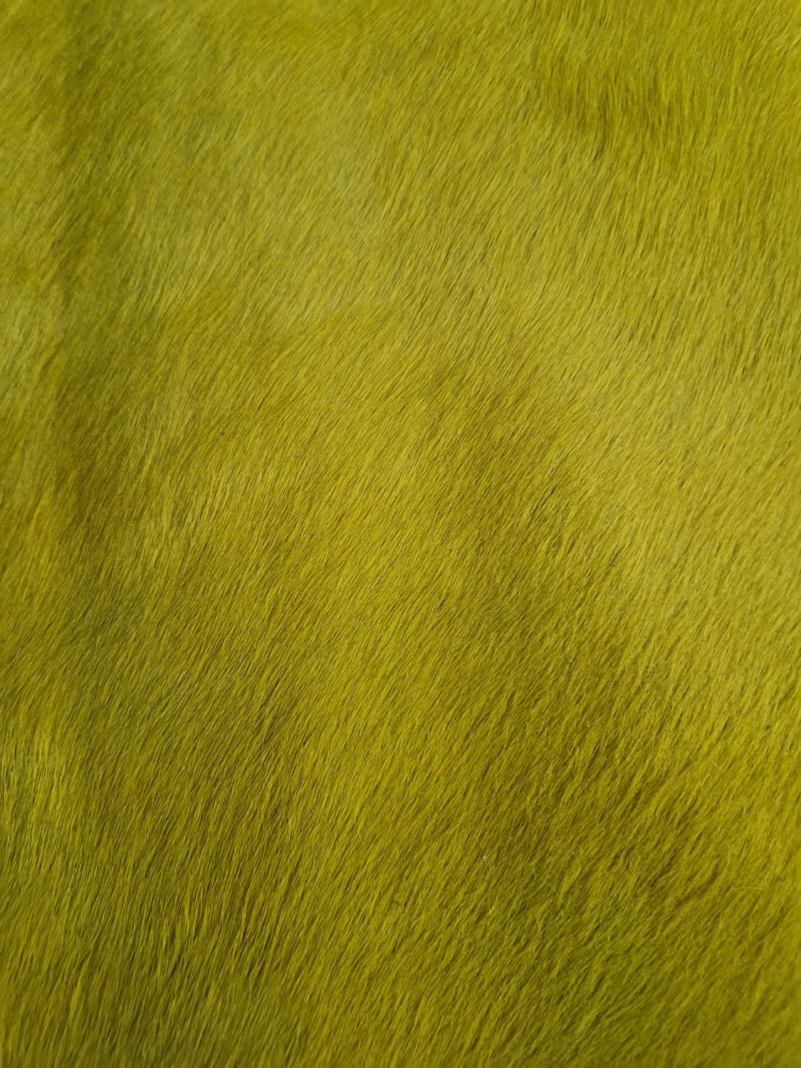 Leather horse with hair color yellow