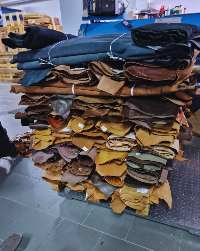 Leather bovine mixed several finished