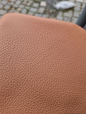 Peças de couro cor salmão 70 x 70 cm