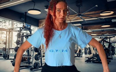 Sport Bra, T Shirt, Kapuzenjacken