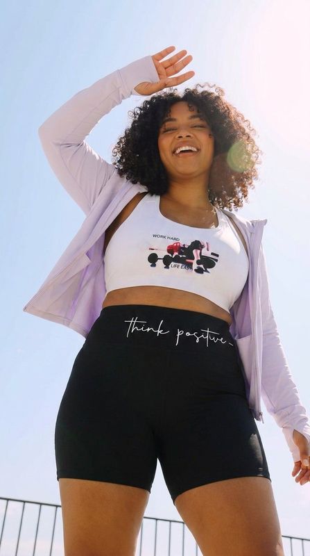 Die Kombi Bra und Short für die Damen in 4 Farben