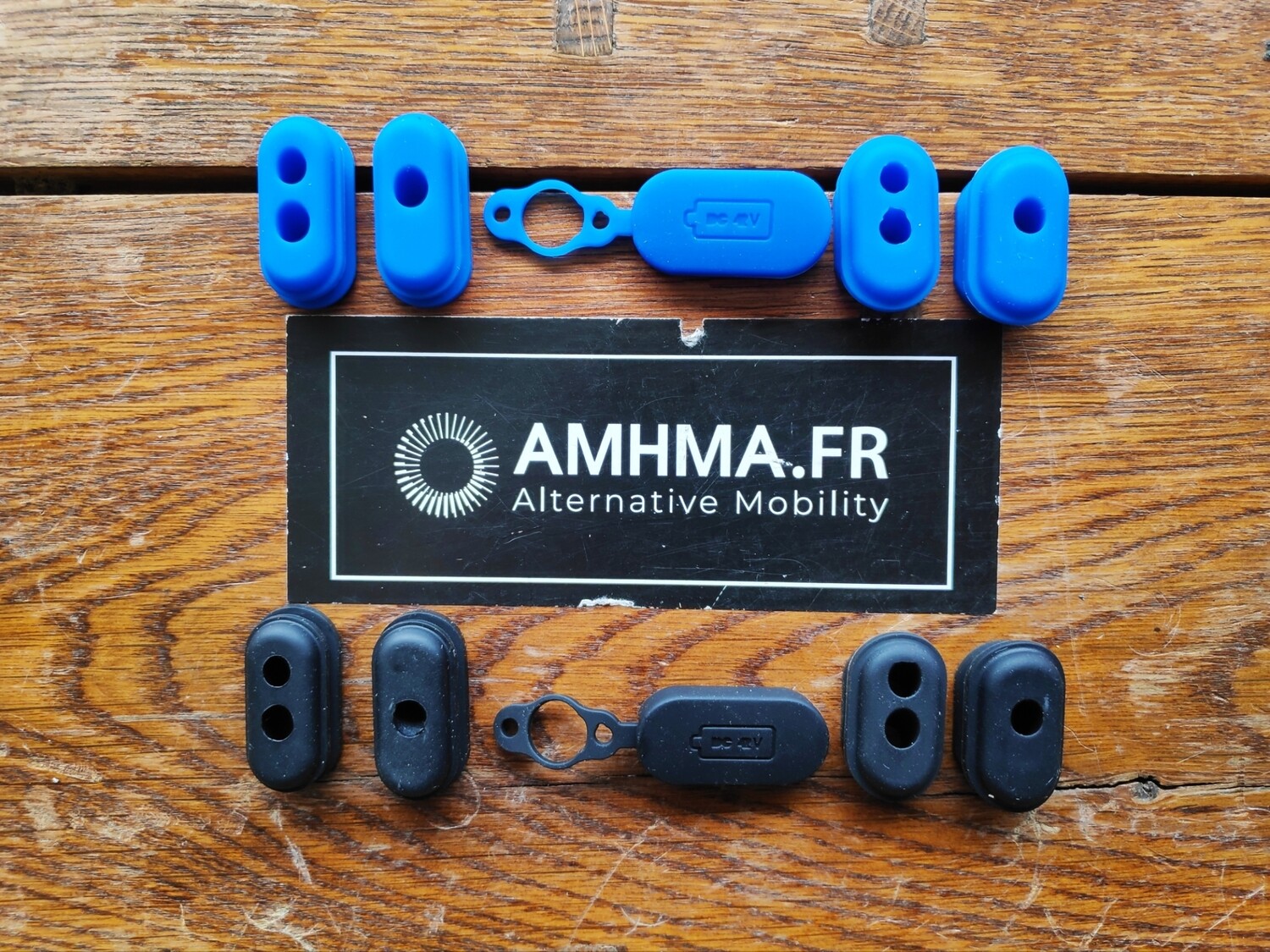 Lot de passe fil + cache prise colorés Xiaomi m365, Essential, 1S Pro & Pro 2  (lot de 5)