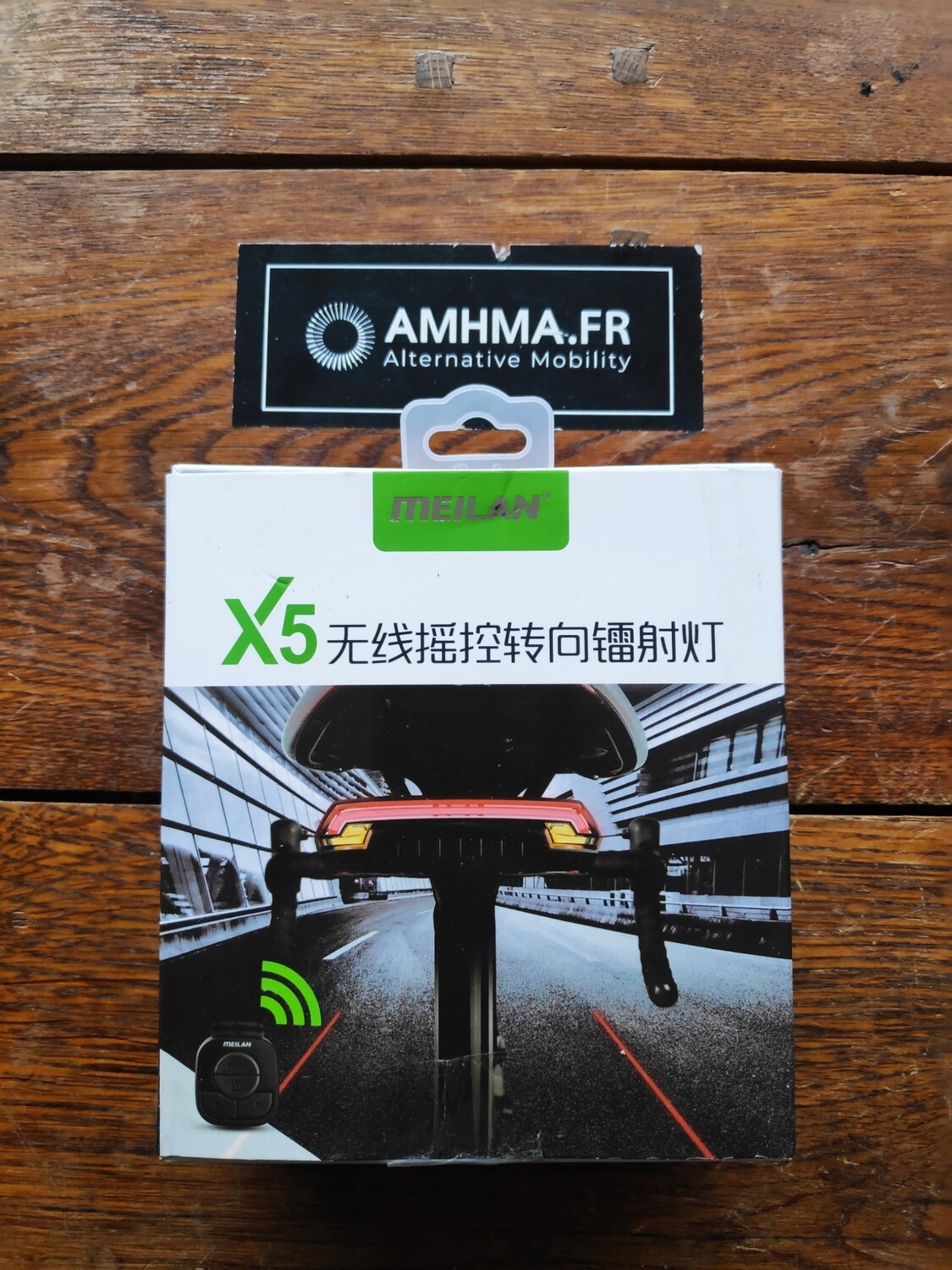Phare arrière clignotant avec télécommande Meilan X5 feu stop laser 