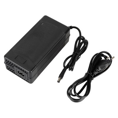 Chargeur Li-ion 54,6V (48V) DC 5,5x2,1 2A Chargeur Li-ion 54,6V (48V) DC 5,5x2,1 2A