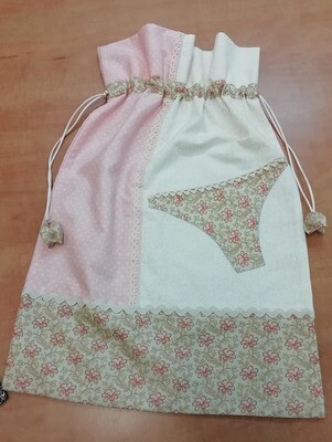Bolsa para ropa interior color rosa
