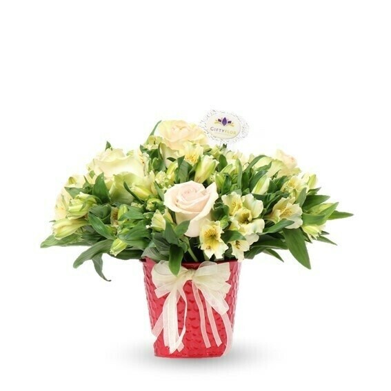 arreglo de rosas y astromelias