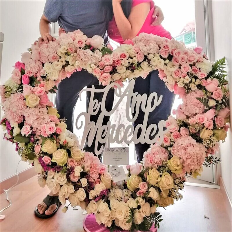 Arreglo Corazón de Aniversario para Mercedes