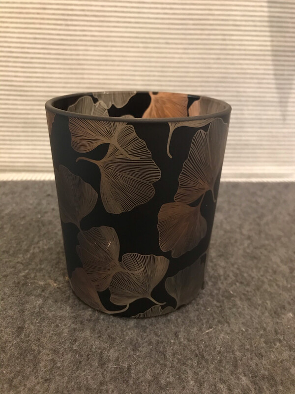 WINDLICHT MIT GINKGOBLÄTTER