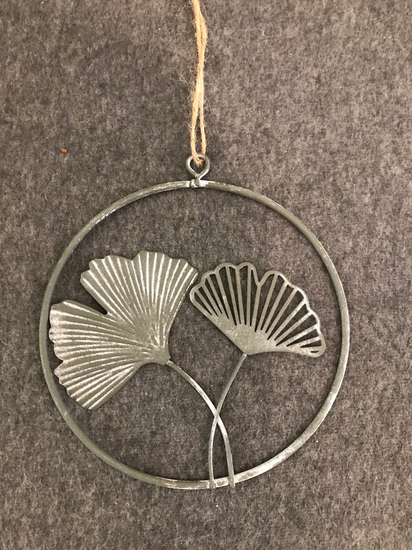 RING ZUM HÄNGEN MIT GINKGOBLÄTTER