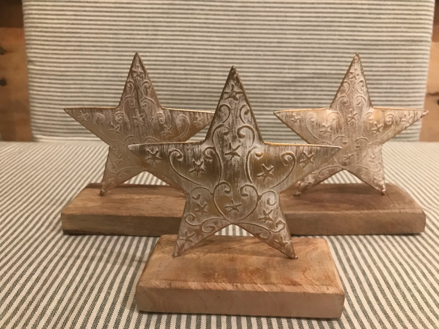 STERN AUF SOCKEL