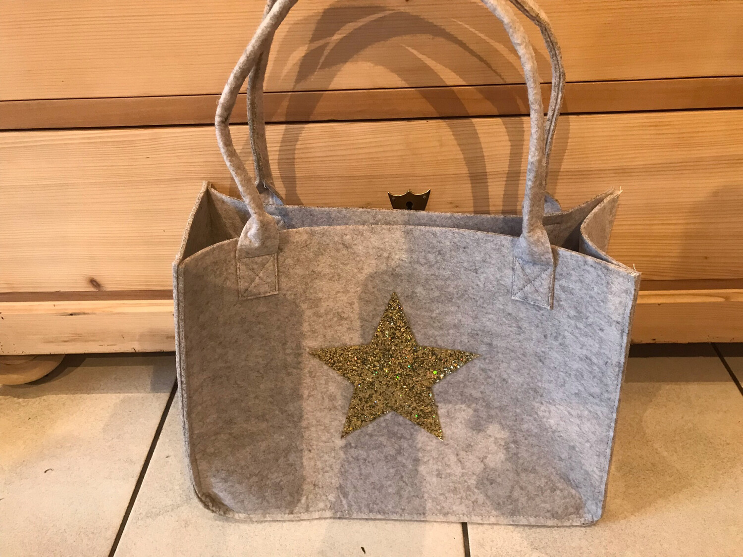 FILZTASCHE MIT STERN