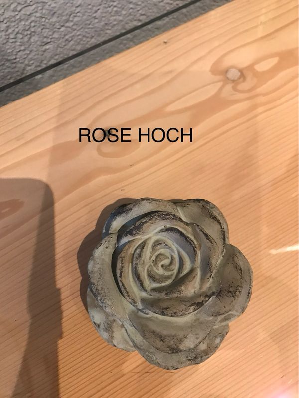 ROSE AUS BETON IN GRÜN - BRAUN