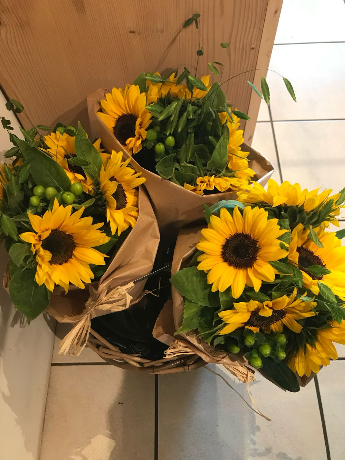 VINTAGE STRÜSSLI WOCHENANGEBOT - GEMISCHTER SOMMERSTRAUSS MIT SONNENBLUMEN