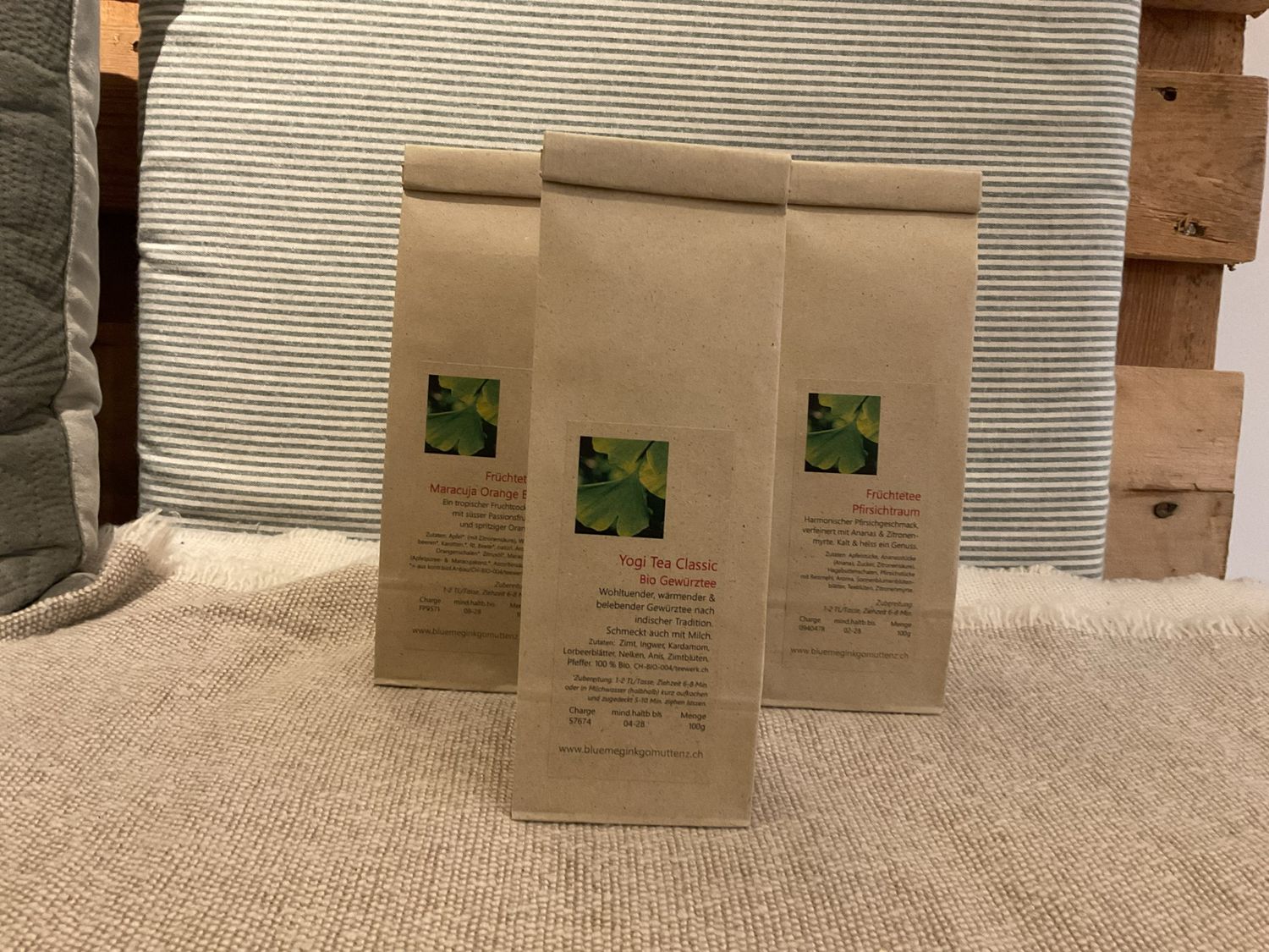 LIEBLINGSTEE VOM BLUEME GINKGO MIT UNSEREM LOGO LIEBLINGSTEE VOM BLUEME GINKGO MIT UNSEREM LOGO