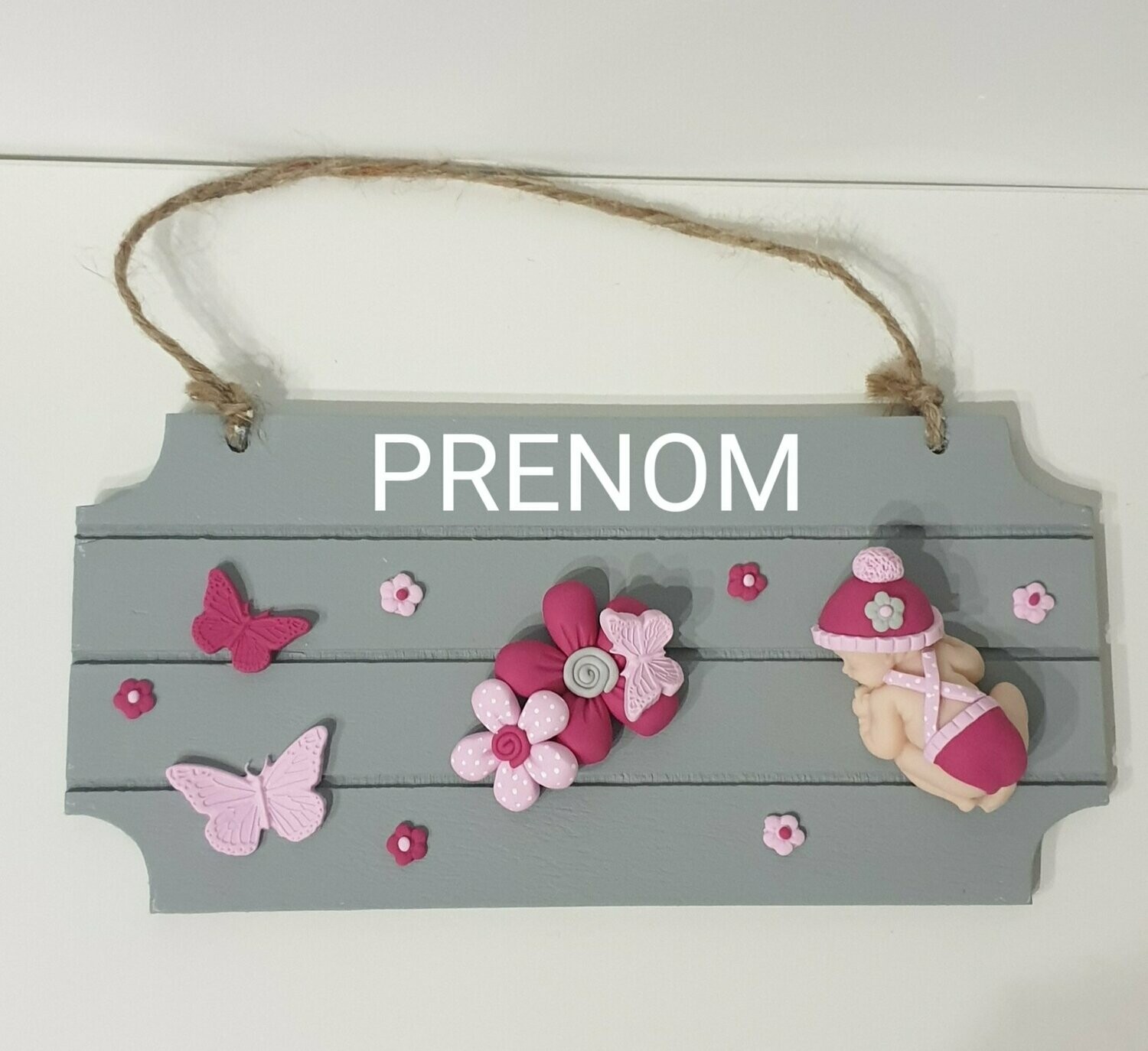 Plaque bébé fleurs grise
