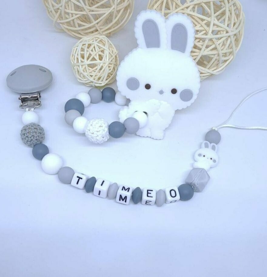 Ensemble Anneau de dentition + attache tétine assortie lapin gris