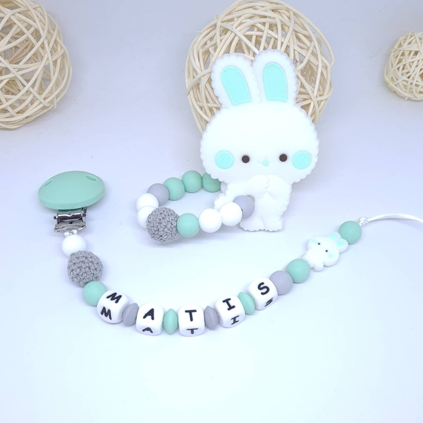 Ensemble Anneau de dentition + attache tétine assortie lapin mint