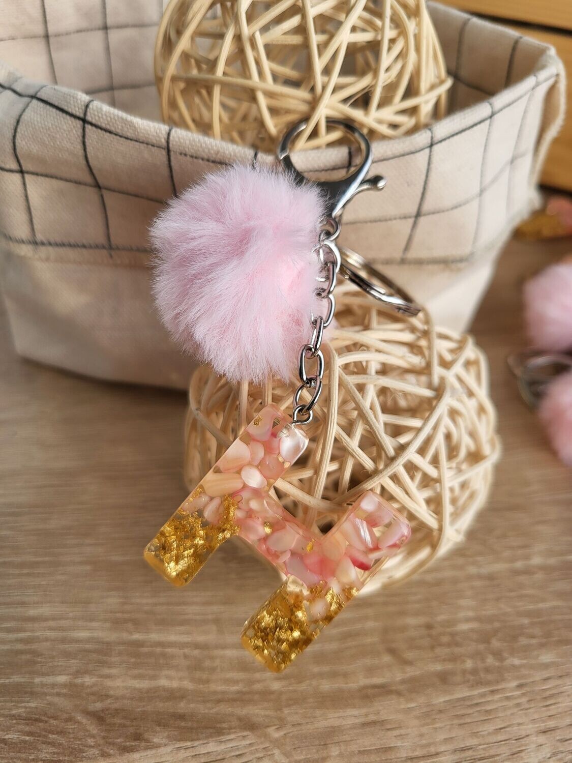 Porte-clés lettre H rose et or