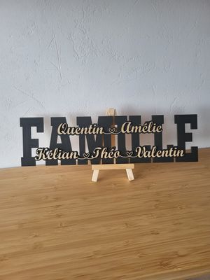 Pancarte FAMILLE + prénoms 30 CM Pancarte FAMILLE + prénoms 30 CM