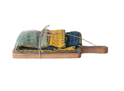 Cheeseboard With Tea Towels