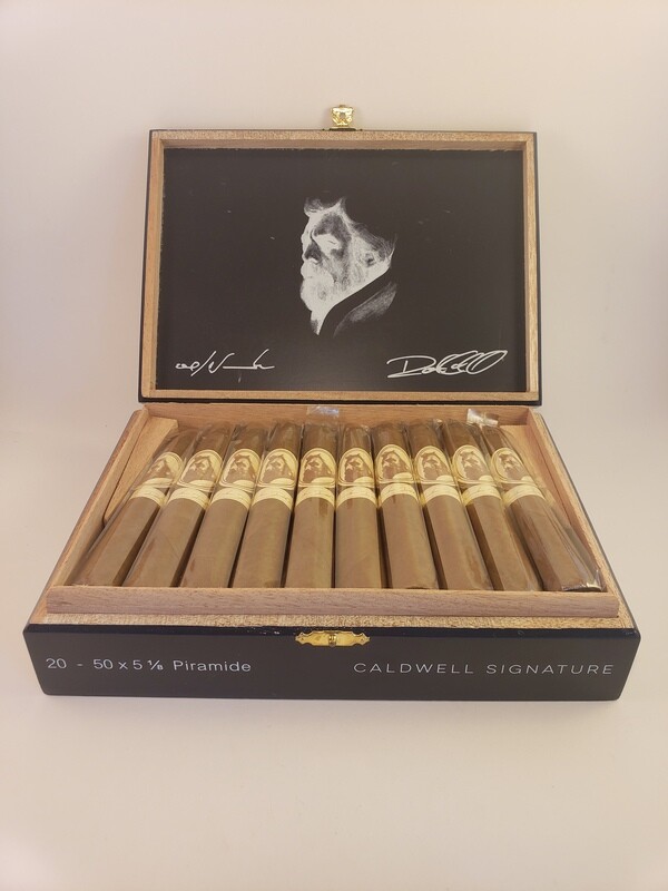 Caldwell Signature Pyramid 5 1/8 x 50 Single Cigar