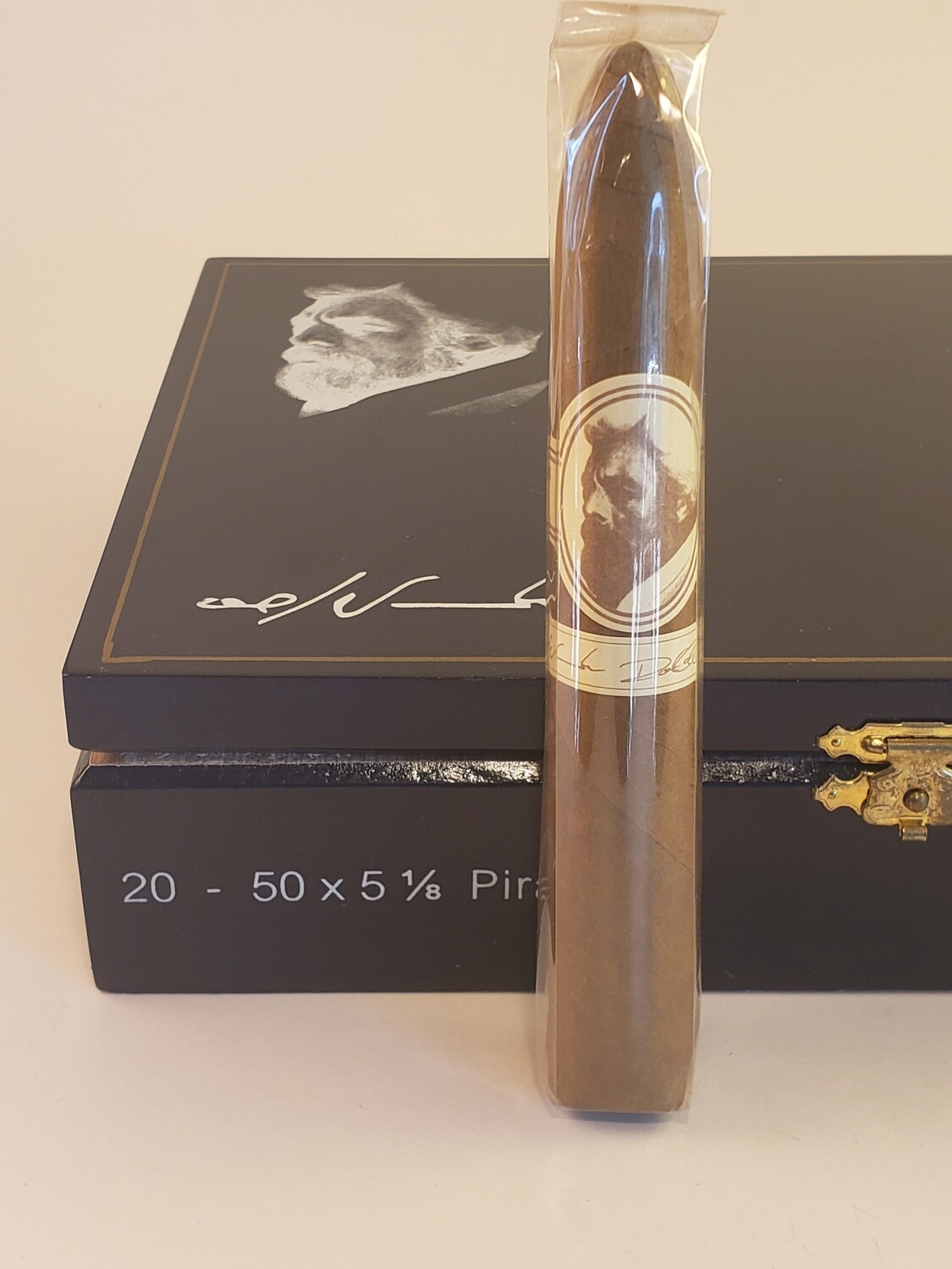 Caldwell Signature Pyramid 5 1/8 x 50 Single Cigar