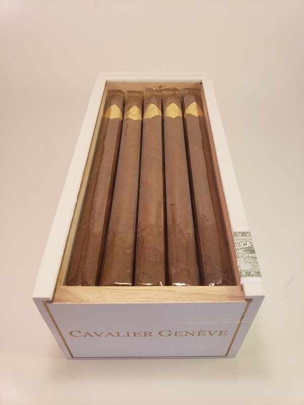 Cavalier Geneve Small Batch White Series Lancero 7 x 38 Single Cigar