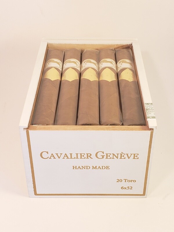 Cavalier Geneve White Series Toro 6 x 52 Single Cigar
