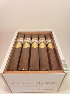 Cavalier Geneve White Series Diplomate 5 1/2 x 56 Single Cigar