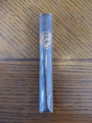 Adventura Royal Return Kings Gold Toro 6 x 54 Single Cigar