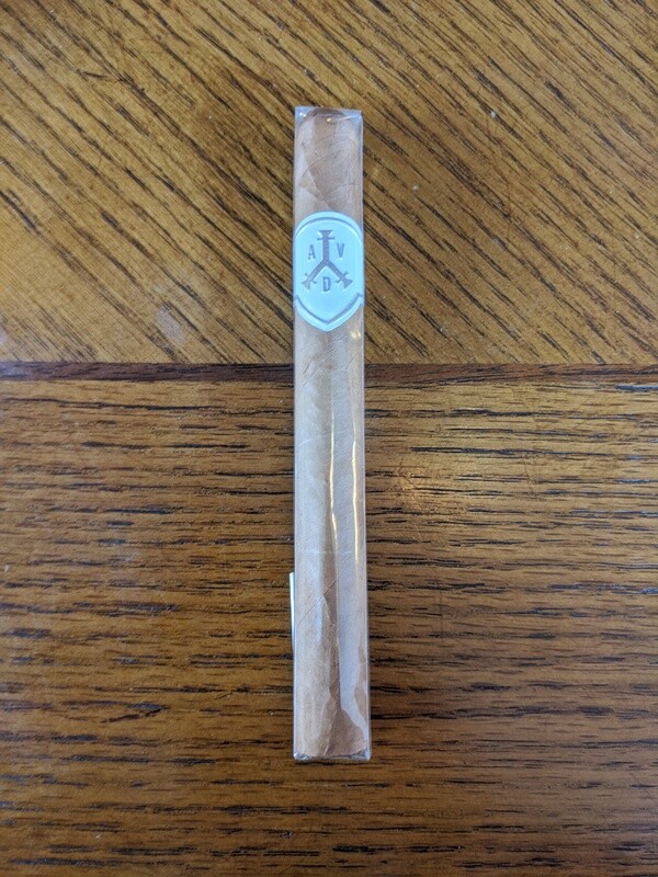 Adventura Royal Return Queens Pearls Corona 6 x 44 Single Cigar
